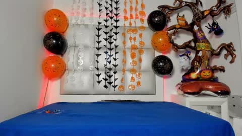 Snapshot of princess_tokyo_ chatting on 10.06.25 princess_tokyo_ online show from 10.06.25