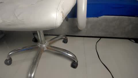 Snapshot of princess_tokyo_ chatting on 10.10.25 princess_tokyo_ online show from 10.10.25