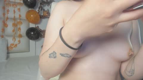 Snapshot of princess_tokyo_ chatting on 10.15.25 princess_tokyo_ online show from 10.15.25