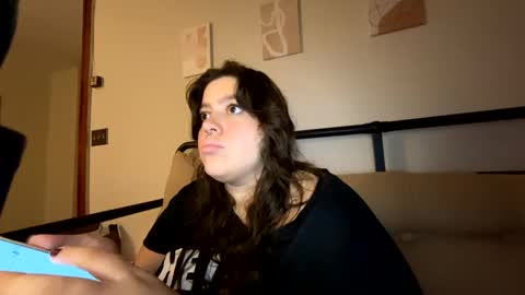 Snapshot of princesslaylaa chatting on 10.11.25 princessviccxo online show from 10.11.25