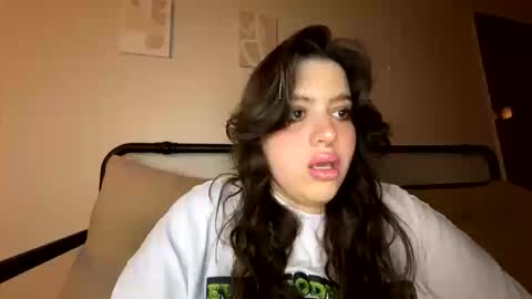 Snapshot of princesslaylaa chatting on 10.15.25 princessviccxo online show from 10.15.25