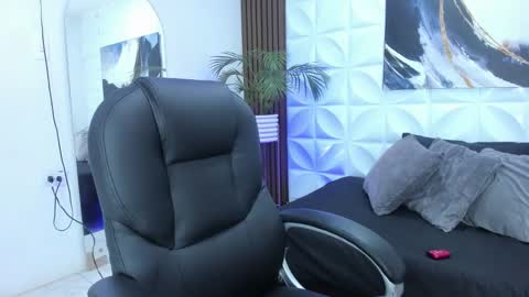 Priscila  online show from 10.22.25