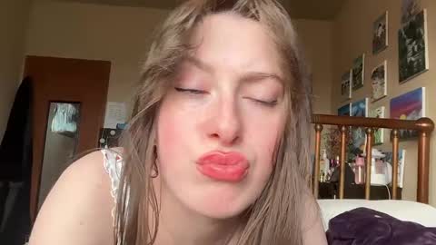 Snapshot of prism50 chatting on 04.06.26 Prism online show from 04.06.26