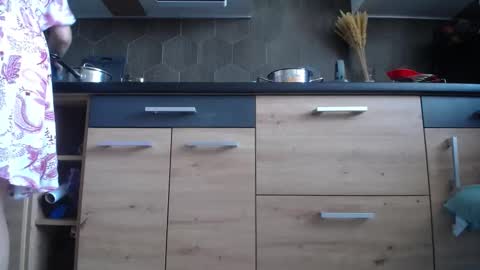 Snapshot of private_space chatting on 09.17.25 Space online show from 09.17.25