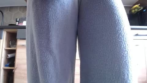 Snapshot of private_space chatting on 09.26.25 Space online show from 09.26.25