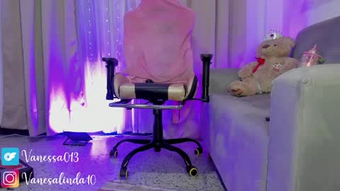    INDEPENDENT MODEL online show from 04.21.26