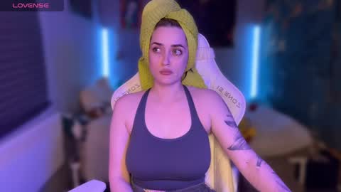 Queen of Pain online show from 04.14.26