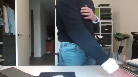 Snapshot of puffiest chatting on 09.12.25 puffiest online show from 09.12.25