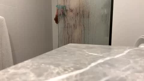 Snapshot of puffiest chatting on 09.20.25 puffiest online show from 09.20.25