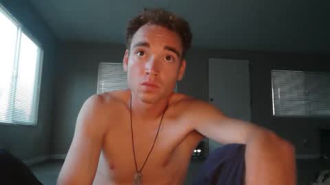 Snapshot of pufftropica chatting on 10.13.25 pufftropica online show from 10.13.25