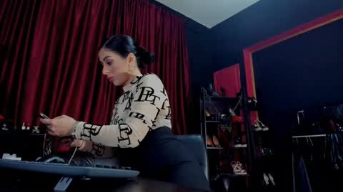 MissPuffyLove online show from 12.13.24