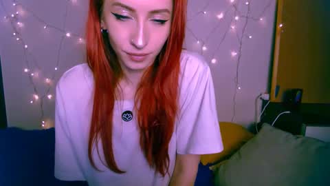 Snapshot of pufpufog chatting on 12.02.24 EsteticHouse online show from 12.02.24