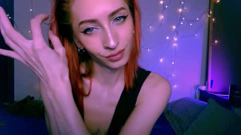 Snapshot of pufpufog chatting on 12.18.24 EsteticHouse online show from 12.18.24