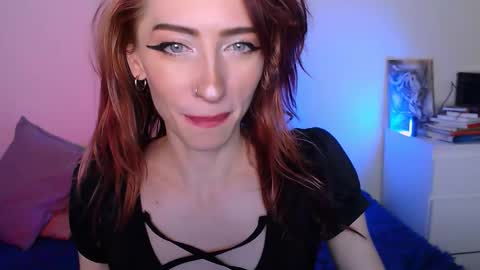 Snapshot of pufpufog chatting on 10.07.25 EsteticHouse online show from 10.07.25