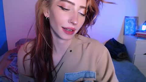 Snapshot of pufpufog chatting on 10.30.25 EsteticHouse online show from 10.30.25