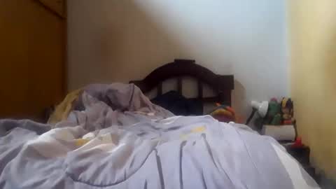 Snapshot of puky_mza chatting on 12.15.24 puky_mza online show from 12.15.24