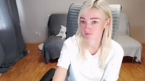 Polly online show from 07.04.26