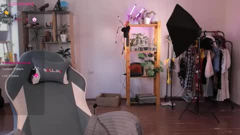 Snapshot of pumbazaebumba chatting on 09.20.25 Alisa lack of vitamin D online show from 09.20.25