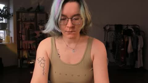 Snapshot of pumbazaebumba chatting on 09.25.25 Alisa lack of vitamin D online show from 09.25.25