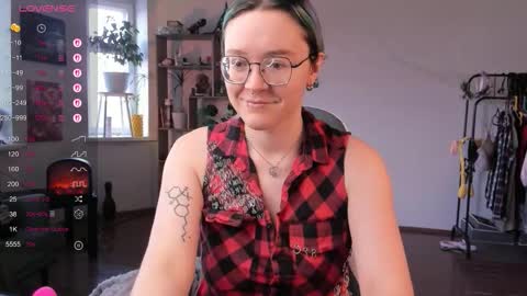 Snapshot of pumbazaebumba chatting on 10.04.25 Alisa lack of vitamin D online show from 10.04.25