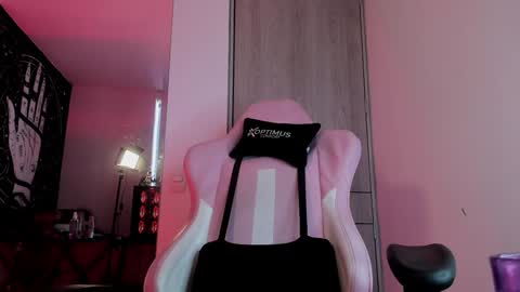 Snapshot of punkyfoxx chatting on 01.18.25 punkyfoxx online show from 01.18.25