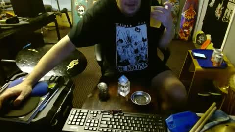 Snapshot of punkypapi chatting on 03.07.25 Jojo online show from 03.07.25