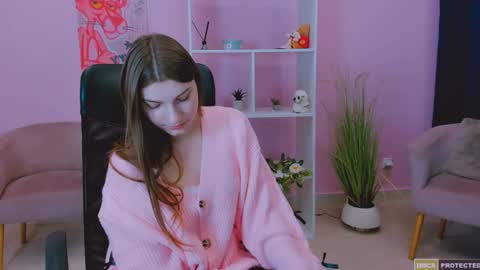 Snapshot of pure_radiance chatting on 12.31.24 Ask me3 online show from 12.31.24