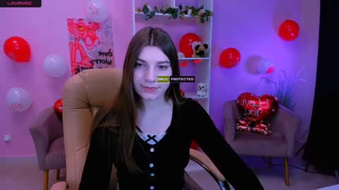 Snapshot of pure_radiance chatting on 02.15.25 Ask me3 online show from 02.15.25