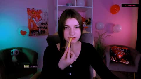 Snapshot of pure_radiance chatting on 02.24.25 Ask me3 online show from 02.24.25