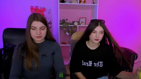 Snapshot of pure_radiance chatting on 09.22.25 Ask me3 online show from 09.22.25