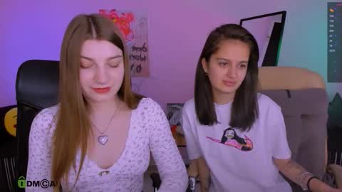 Snapshot of pure_radiance chatting on 10.06.25 Ask me3 online show from 10.06.25