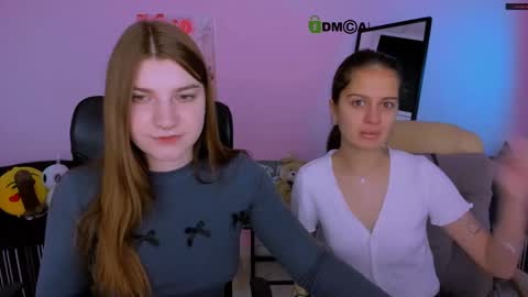 Snapshot of pure_radiance chatting on 10.07.25 Ask me3 online show from 10.07.25