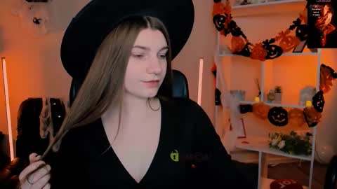 Snapshot of pure_radiance chatting on 10.25.25 Ask me3 online show from 10.25.25