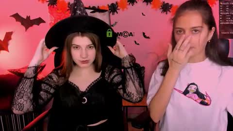 Snapshot of pure_radiance chatting on 10.31.25 Ask me3 online show from 10.31.25