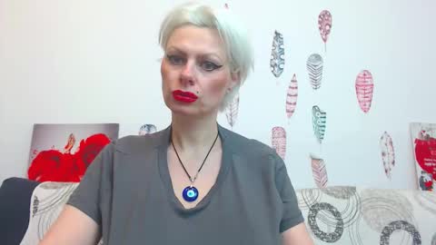 Snapshot of pure_seduce_wow chatting on 02.23.26 Goldie online show from 02.23.26