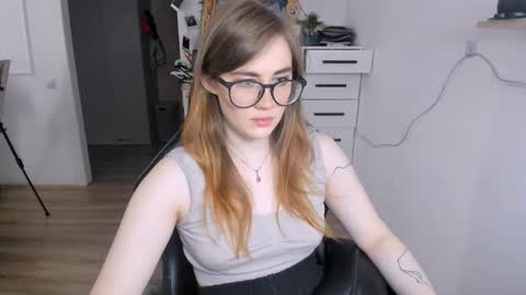 I am Mila online show from 09.11.25
