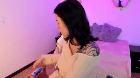 Anna  online show from 10.17.25