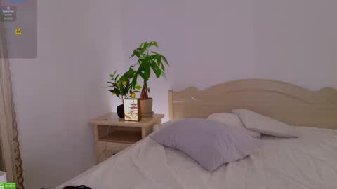 Snapshot of pusichka_ chatting on 11.09.25 Diana Onlyfans online show from 11.09.25