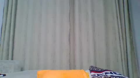 Snapshot of pussiey_tightte chatting on 10.04.25 Sweetpie online show from 10.04.25