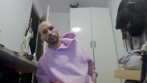 Snapshot of pussyboy32947 chatting on 10.15.25 pussyboy32947 online show from 10.15.25