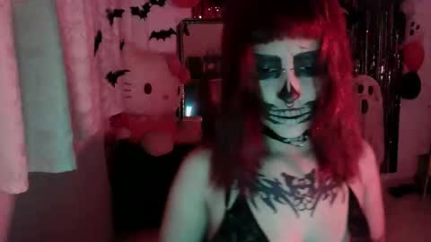 Katiux online show from 10.25.25