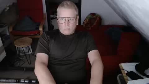Snapshot of pussylovercb chatting on 09.11.25 pussylovercb online show from 09.11.25
