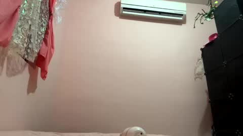 Sarah online show from 12.31.24