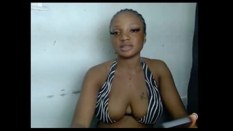 Snapshot of pussyxwetx chatting on 04.21.26 pussyxwetx online show from 04.21.26