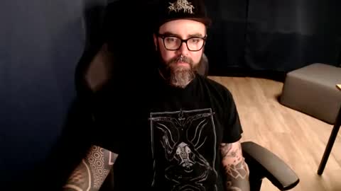 Snapshot of pyroxen chatting on 11.15.25 Yog Sothoth online show from 11.15.25