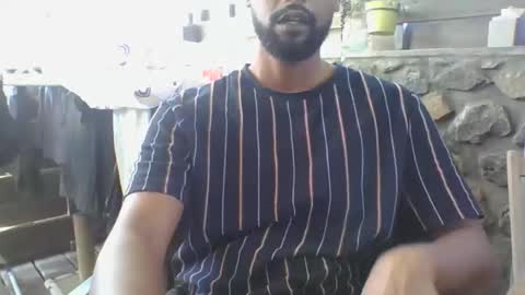 Snapshot of python974 chatting on 10.11.25 Python online show from 10.11.25