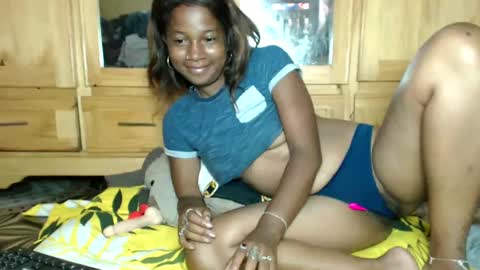 Snapshot of qeen_sexy chatting on 01.31.25 queen sexy online show from 01.31.25