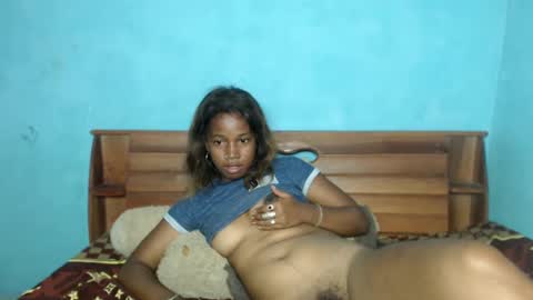 Snapshot of qeen_sexy chatting on 02.20.25 queen sexy online show from 02.20.25