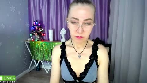 Snapshot of queen_a_n_i chatting on 12.14.24 A N I Ill be here on December 1st online show from 12.14.24