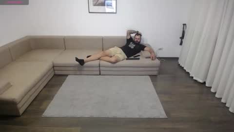 Snapshot of queen_bj19 chatting on 11.09.25 queen_bj19 online show from 11.09.25